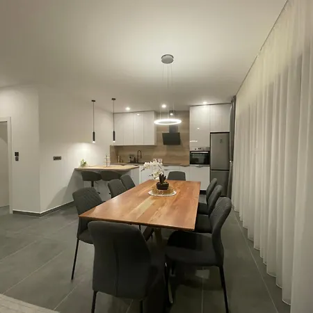 Mia With Seaview In *