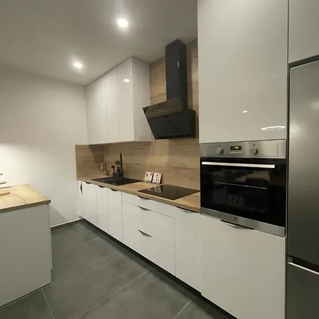 Mia With Seaview In Appartamento