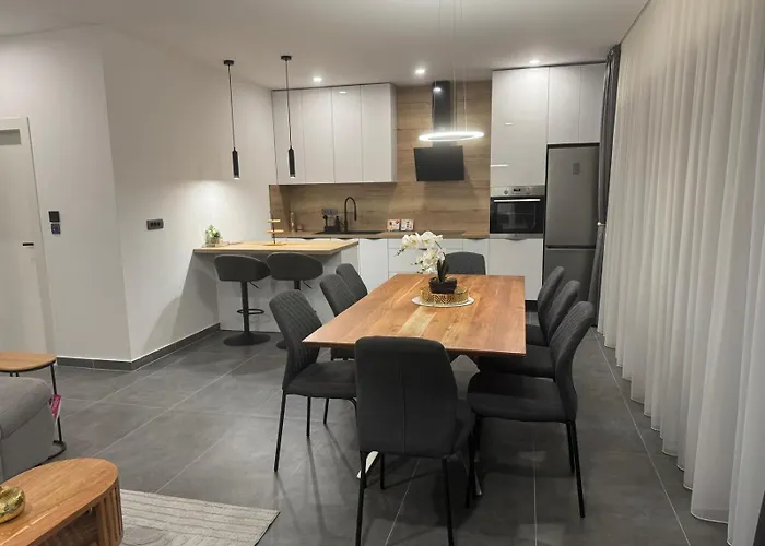 Appartamento Mia With Seaview In Omiš